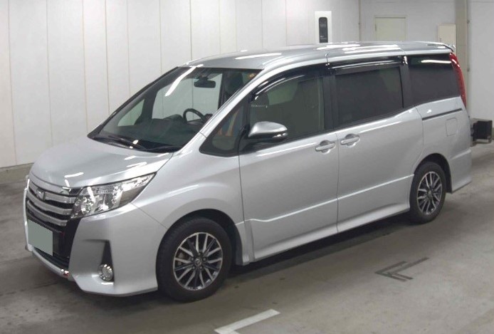 TOYOTA NOAH SI